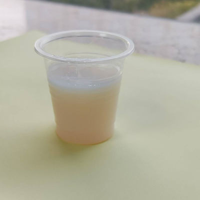 Bom preço. Emulsão de polímero de concha de núcleo de acrílico puro auto-cruzado de alto desempenho com boa aparência transparência, efeito de madeira quente para verniz, boa plenitude do filme de tinta on-line